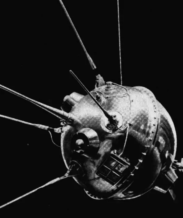 1959年1月2日,苏联的拜科努尔航天发射场上,月球号火箭带着一个