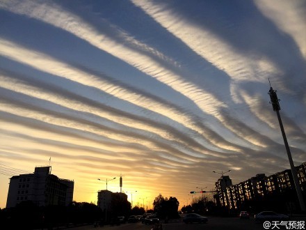 江西婺源波状层积云(图片来自网络)