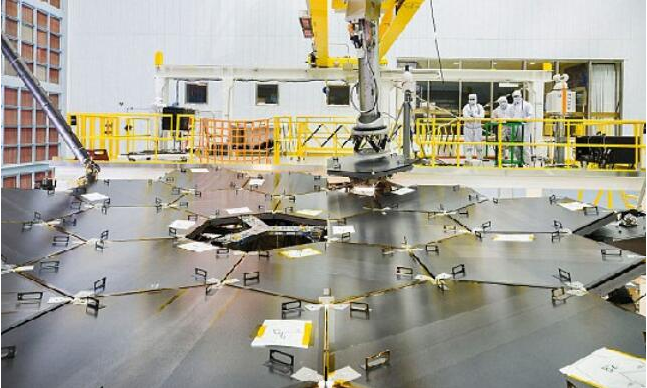 哈勃望远镜继续“值班” 宇宙最强何时“到岗”?