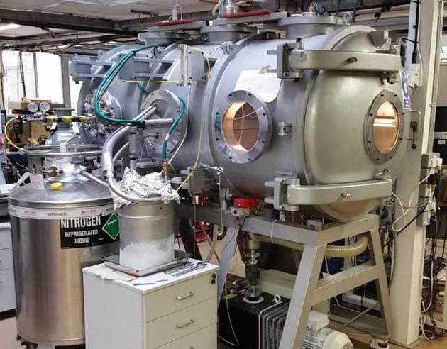 英国开放大学的火星环境模拟舱，其内部可以模拟火星表面的强辐射，低温低压等环境条件