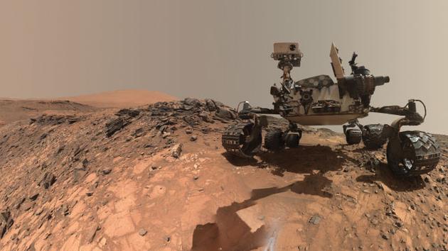 好奇号火星车，自从2012年8月份着陆火星以来，这辆火星车一直在尽职尽责的搜寻者火星潜在宜居环境的证据