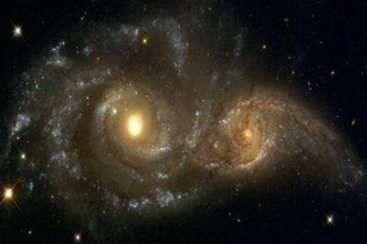 宇宙里充满了“食人族”星系，吞噬“邻居”让自己变大