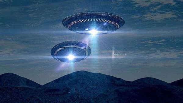 外星人窥视地球？地球遭受其它星系远古无形能量轰击