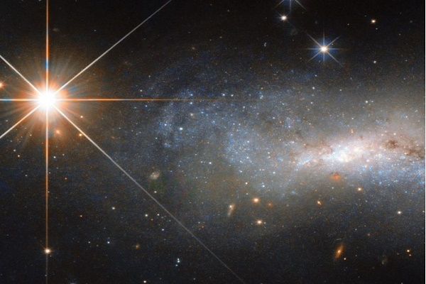 新研究称宇宙膨胀的速度比科学家预期的快了约9％